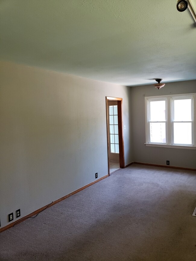 Photo - 1607 Cornell Dr