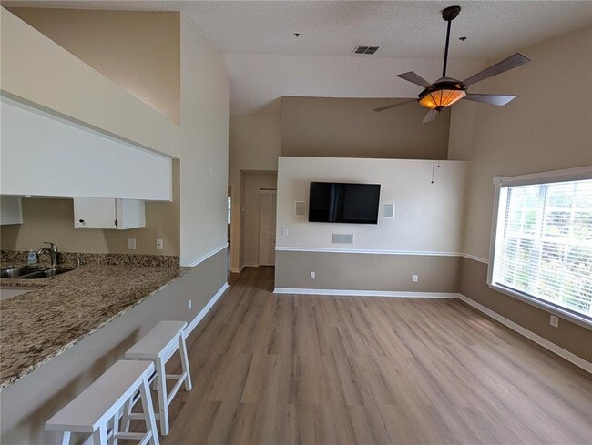 Photo - 3002 W Cleveland St Unit E10