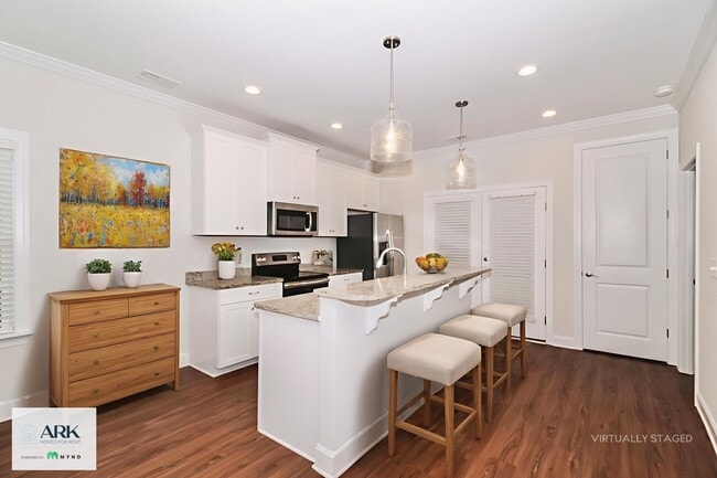 Photo - 192 Glenshee Ct