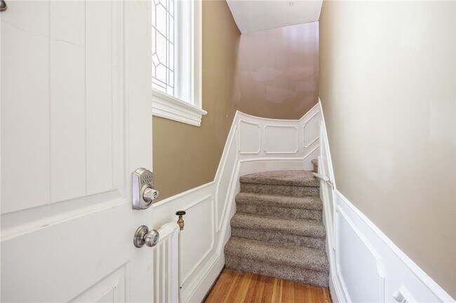 Photo - 260 Oxford St