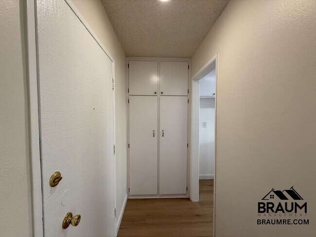 Photo - 5461 Kester Ave Unit 119