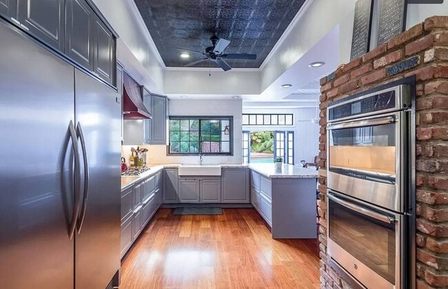 Photo - 10429 Wheatland Ave