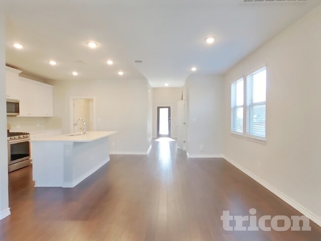 Photo - 142 Yellowbark St