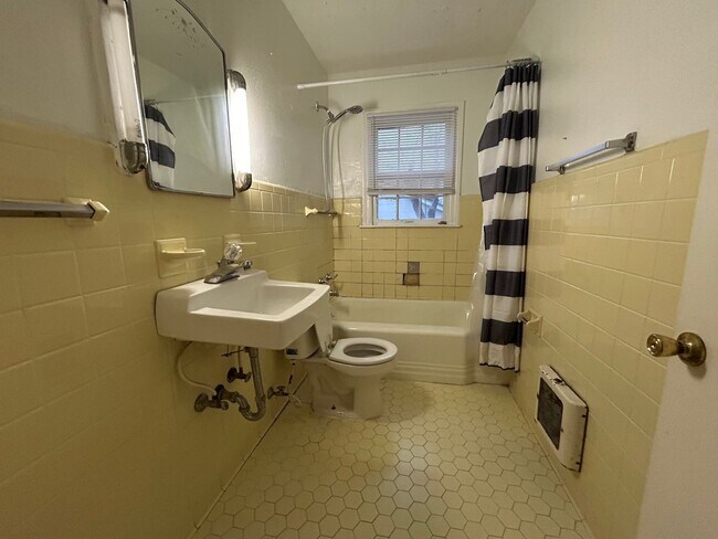 Photo - 1523 Park St Unidad A