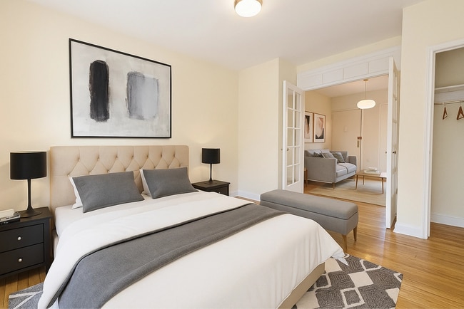 Photo - 156 E 83rd St