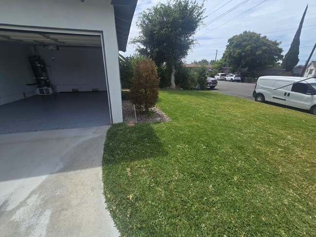 Photo - 3305 W Thornton Ave