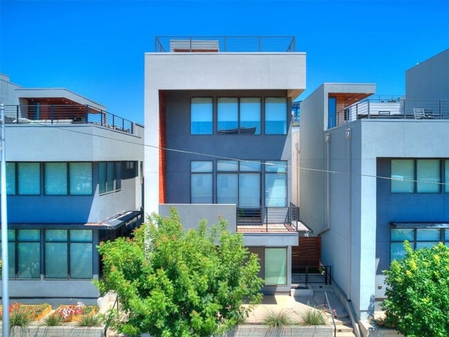 Photo - Luxury Modern Contemporary 3 Bedroom 3.5 Bathroom Home in "SOSA" District/ Downtown OKC