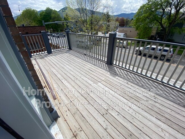 Photo - 508 S 3rd St W