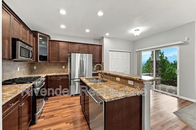 4483 Applecrest Cir
