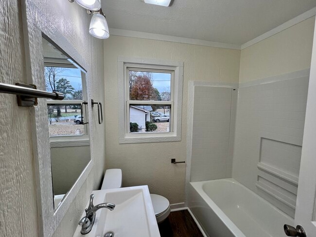 Photo - 904 Wilson St