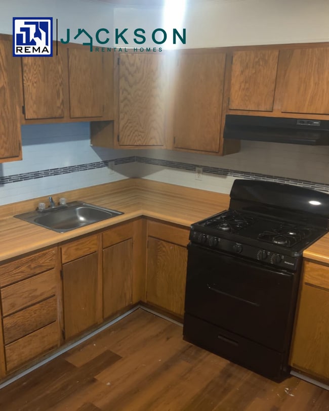 Building Photo - 928 N 42nd St Unit 1