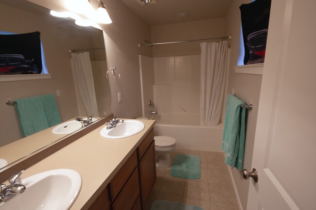 Photo - 1635 N Cirque Ln