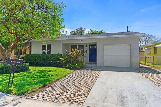 Photo - 1317 N K St Casa