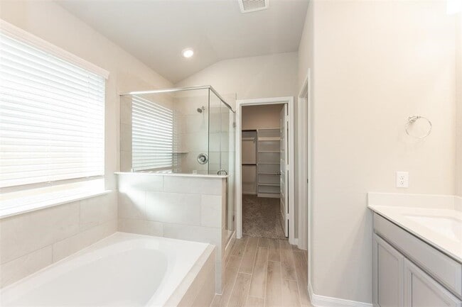 Photo - 7214 Toluca Dr
