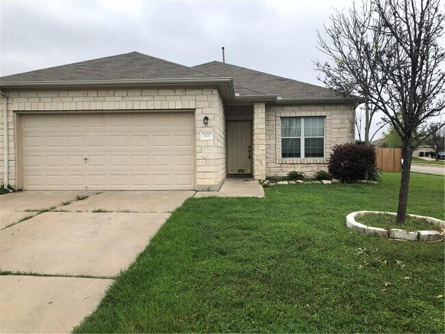 Building Photo - 801 Ranchero Rd