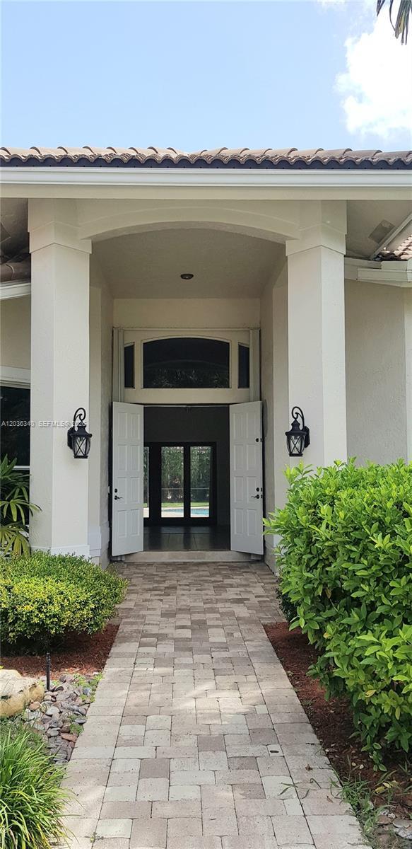 Photo - 405 Sabal Way