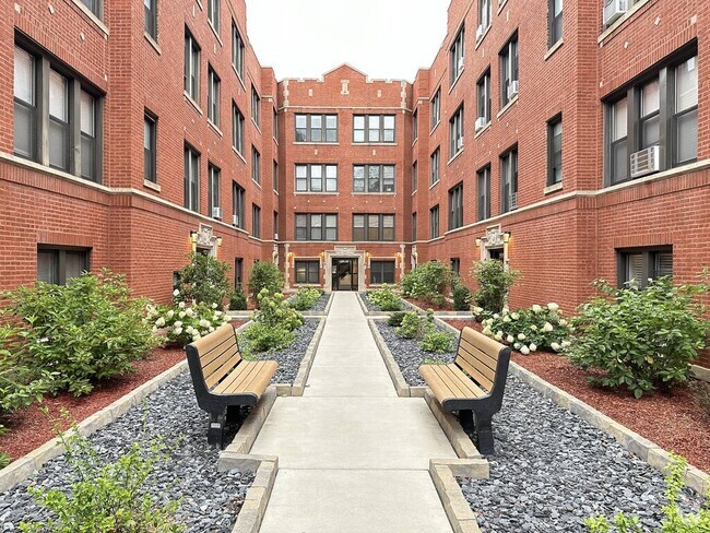 Building Photo - 3946.5 N Janssen Ave Rental
