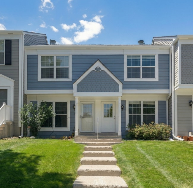 Building Photo - 2 Bed / 2 Bath Single Family Home in Lakewood | $2,300/mo