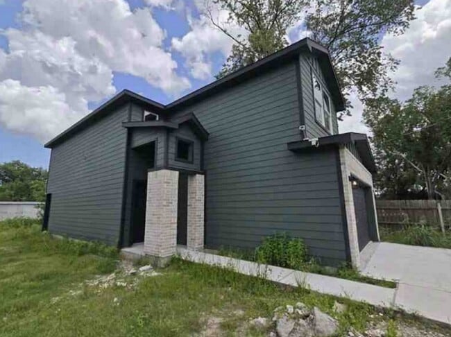 Building Photo - 15565 Kurt Dr Rental