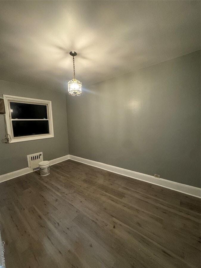 Photo - 104-12 38th Ave