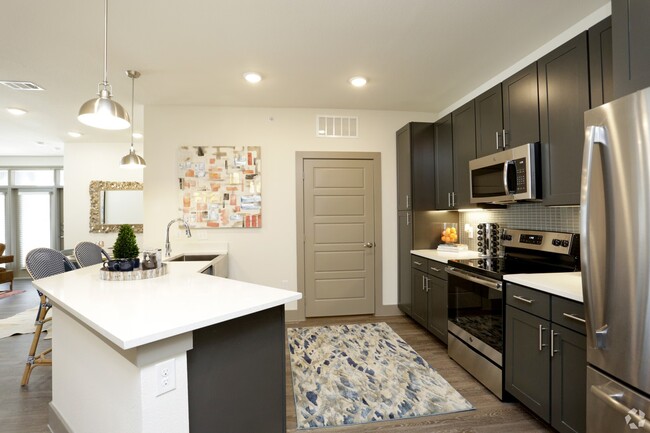 Photo - Up to 4 Weeks Free | Luxury 2-Bed in Conroe! Unidad EAWL