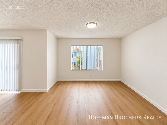 6035 Whitsett Ave Unit 208
