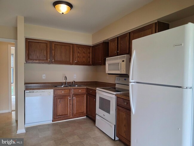 Photo - 1012-1201 Brinker Dr Unit 201