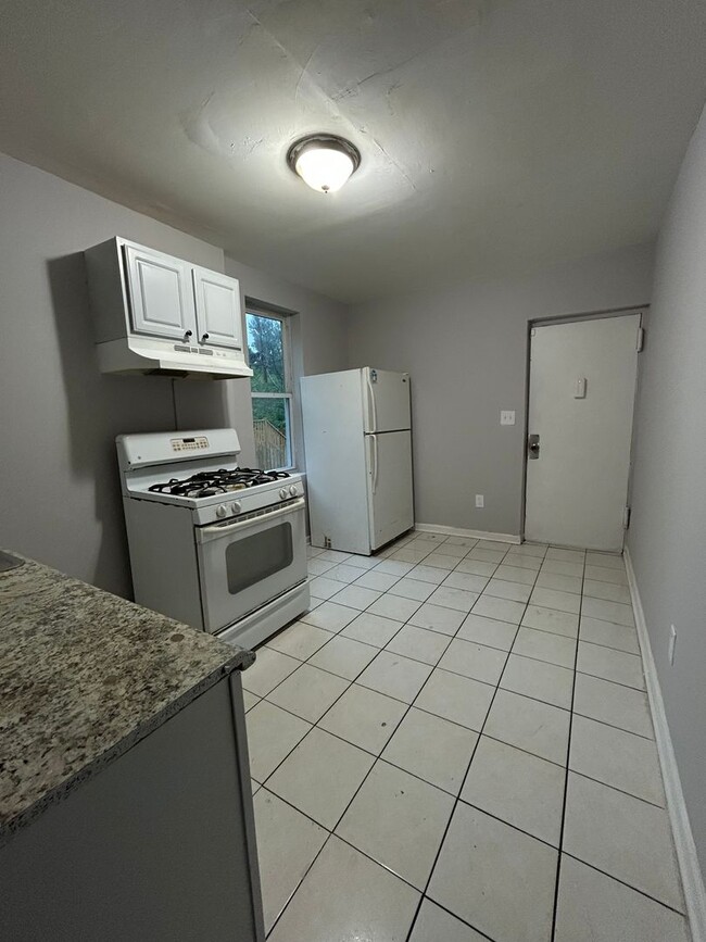 Photo - 412 Stuyvesant Ave