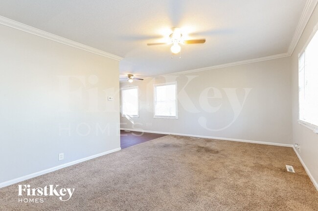 Photo - 203 Caddy Ave
