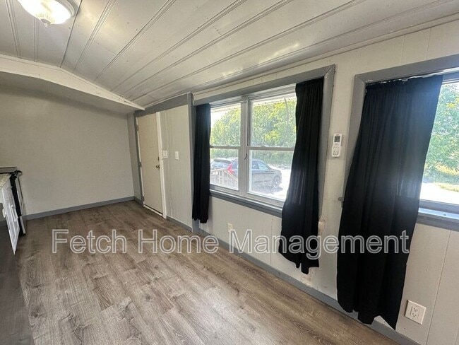 Photo - 10699 Jonestown Rd
