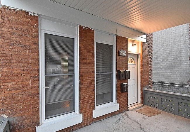 Photo - 2402 Lakeview Ave Unit 2
