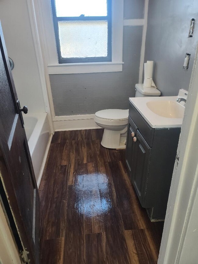 Photo - 318 W Elm St