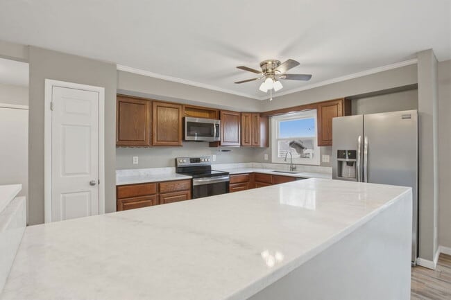 Photo - 21580 Columbia St