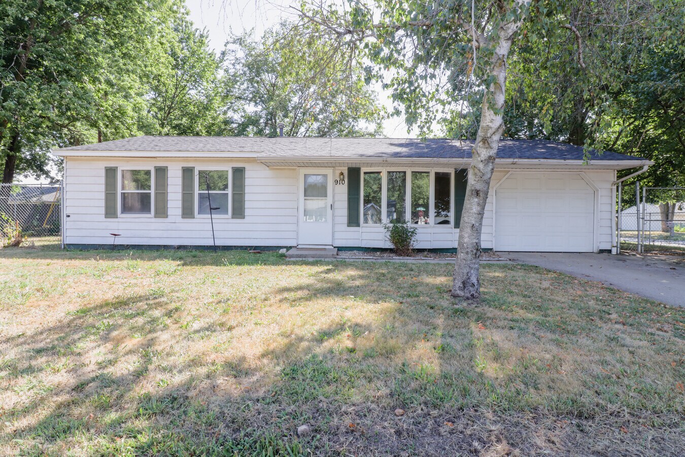 Photo - 910 S Duncan Rd House