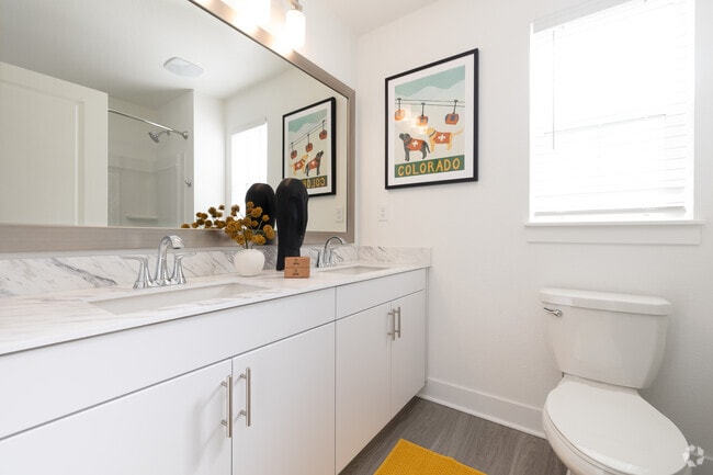 3BR, 3BA - 1,544SF - Bathroom