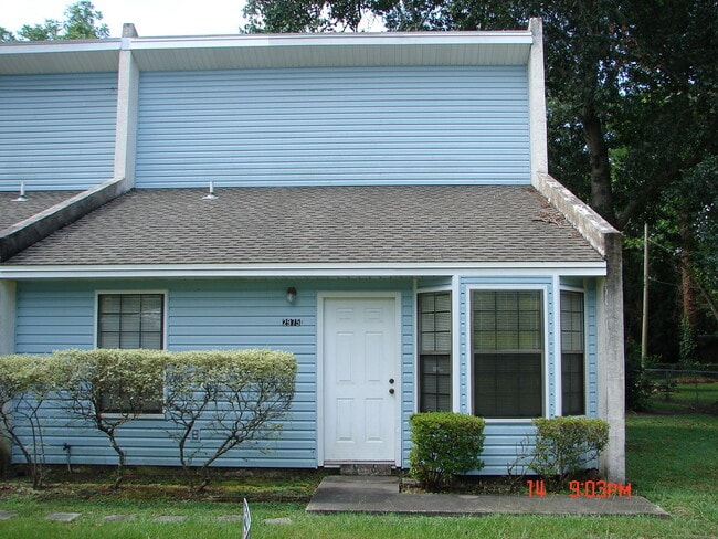 Building Photo - Townhouse in Marianna