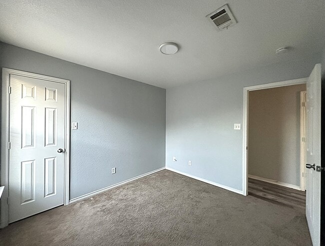 Photo - 2712 Ashley Dr Unit 2712