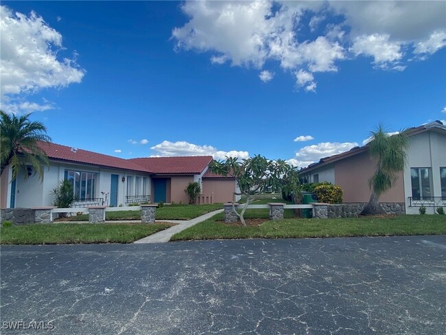Building Photo - 4111 SE 18th Pl Rental