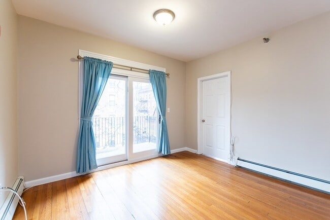 Photo - 168 Allston St Unidad 1