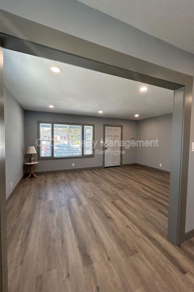 Photo - 2370 Lowell Ave