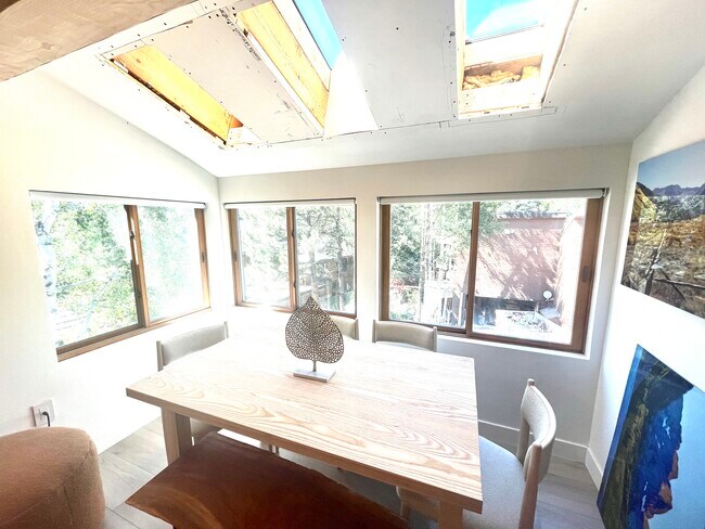 Photo - 910 W Hallam St Unit 910 hallam