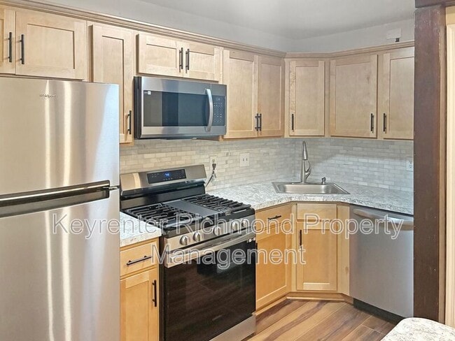 Photo - 735 Pleasant St