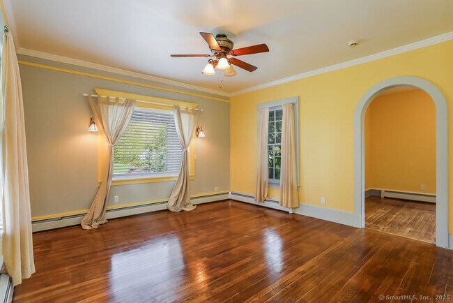Photo - 220 Walnut St