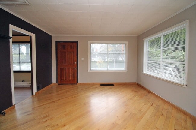 Photo - 5126 SE Monroe St