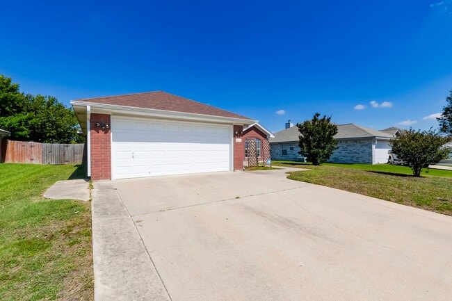 Photo - 4403 Foster Ln