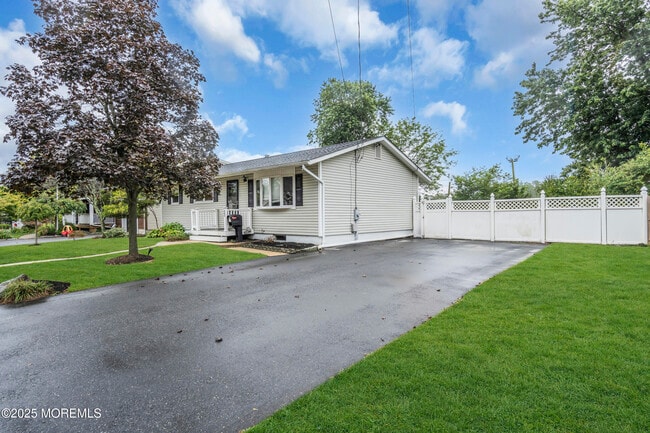 Photo - 22 Bryant Dr