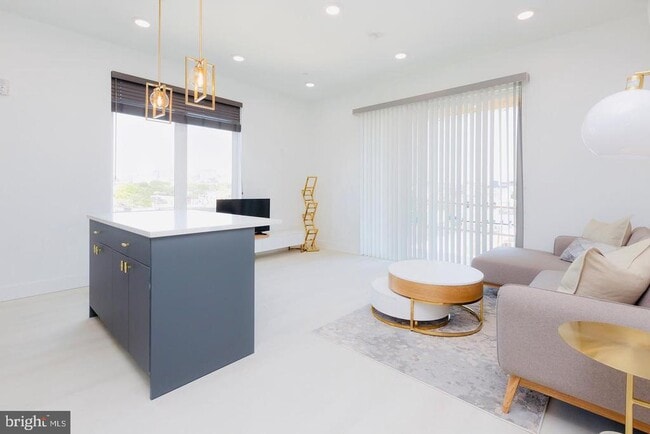 Building Photo - 520 S Caroline St Unit 102