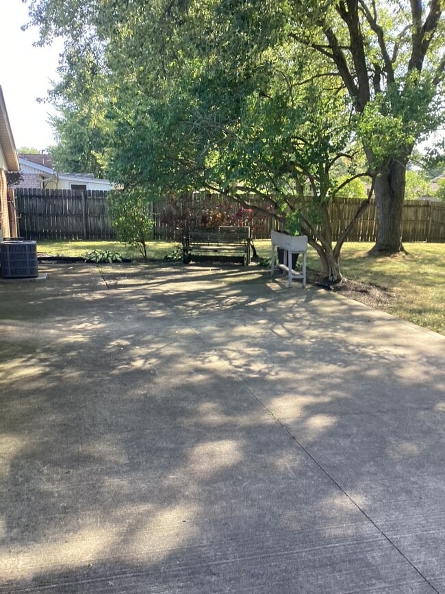 Photo - 495 Meadow Ln