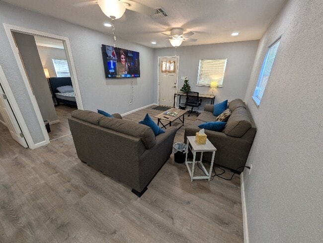 Photo - 511 Goliad St