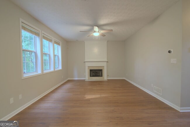 Photo - 2013 Ridgestone Landing SW